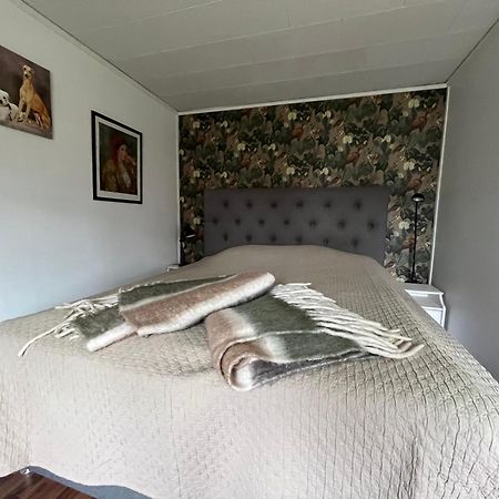 Stuga Centrala Faerjestaden Med Gangavstand Till Det Mesta Exterior photo